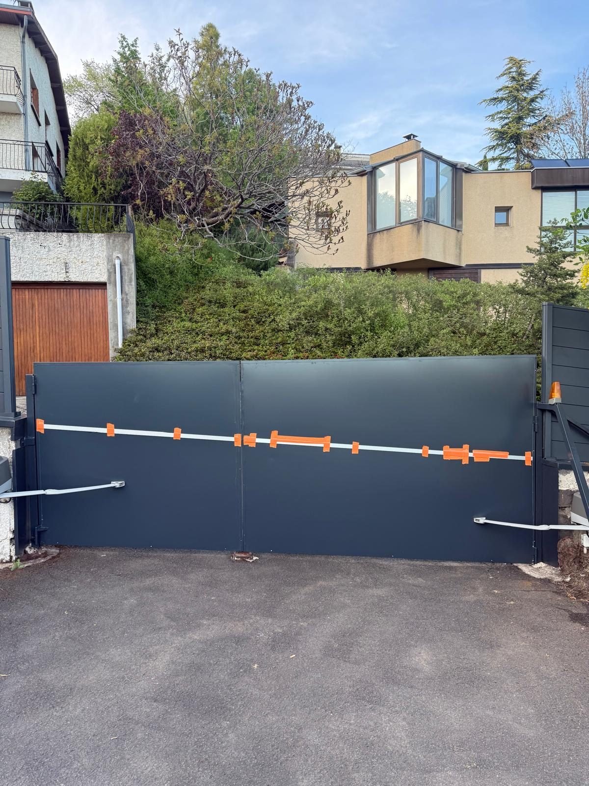 Portail battant aluminium